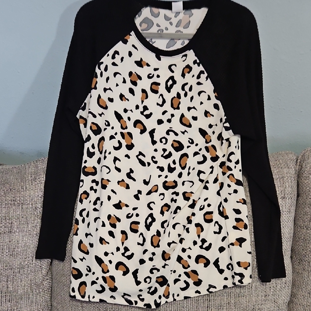 Sunshine & Rodeo Leopard Print Raglan Sleeve Top